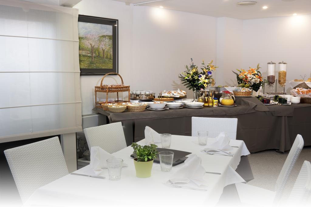 Hotel Gardenia Cermenate Bagian luar foto