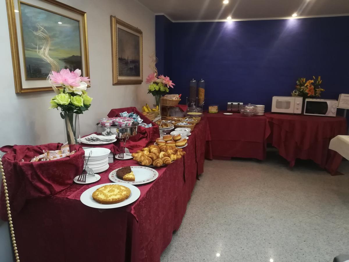 Hotel Gardenia Cermenate Bagian luar foto