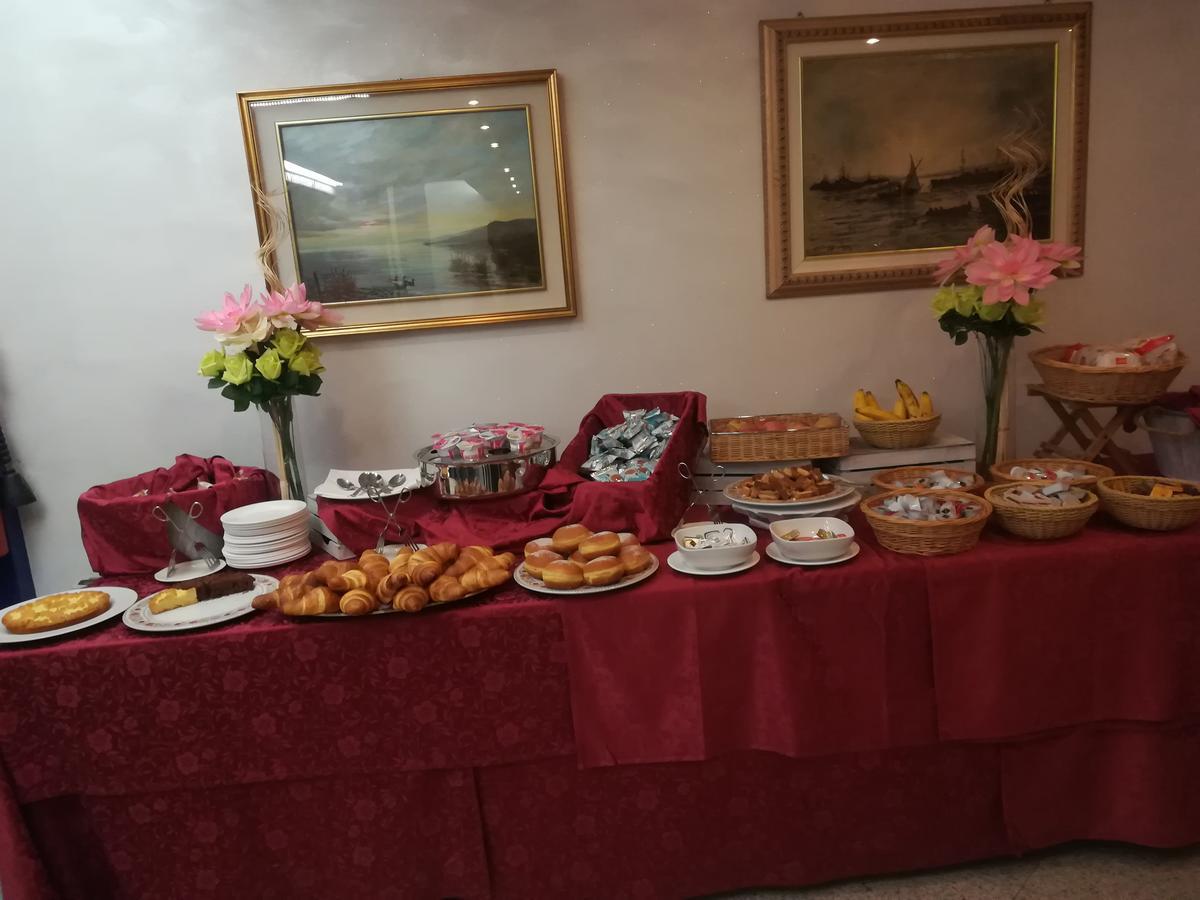Hotel Gardenia Cermenate Bagian luar foto