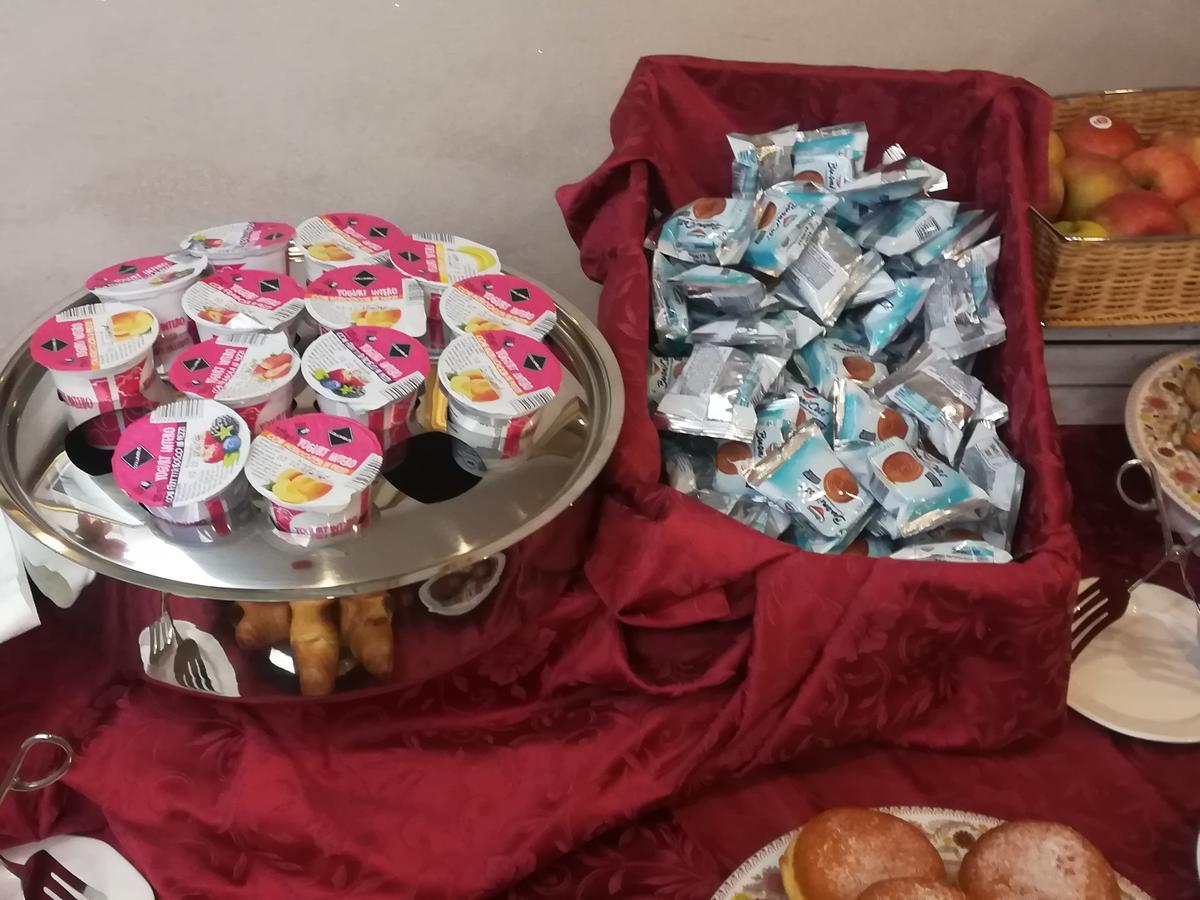 Hotel Gardenia Cermenate Bagian luar foto