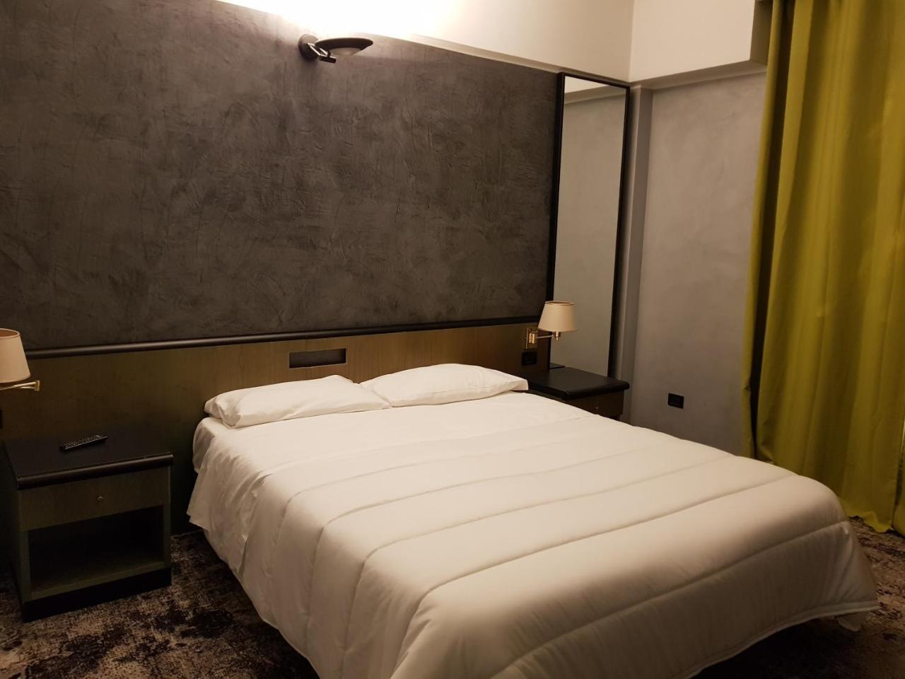 Hotel Gardenia Cermenate Bagian luar foto