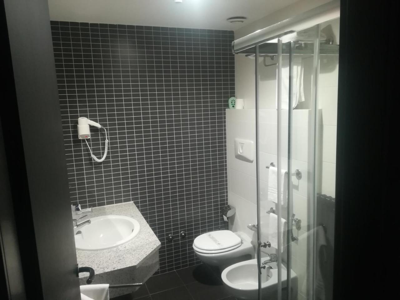 Hotel Gardenia Cermenate Bagian luar foto