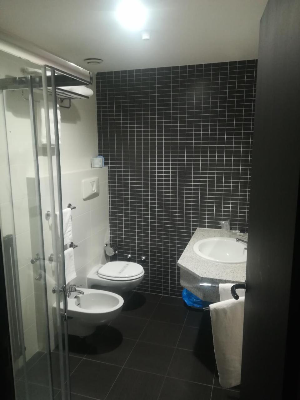 Hotel Gardenia Cermenate Bagian luar foto