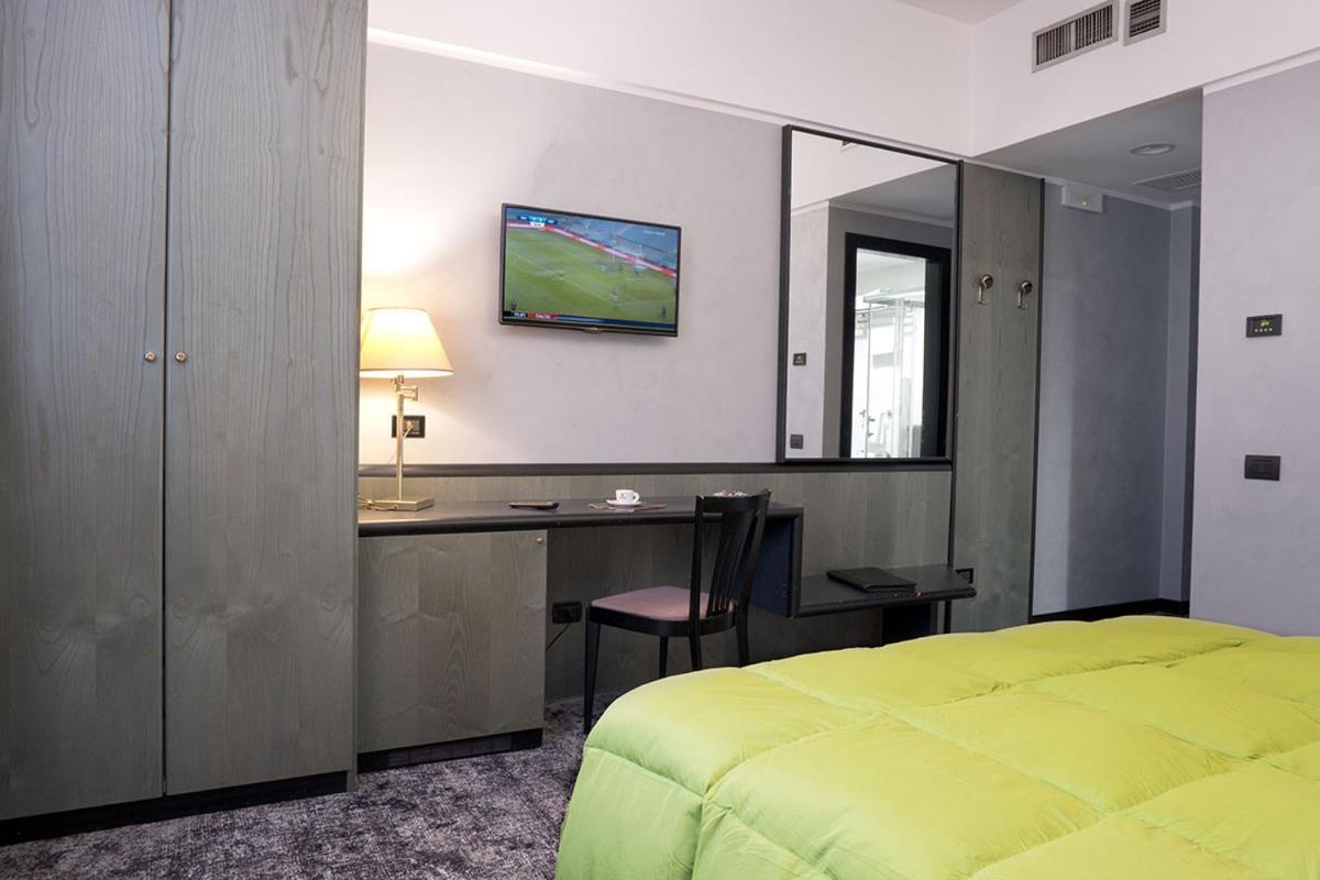 Hotel Gardenia Cermenate Bagian luar foto