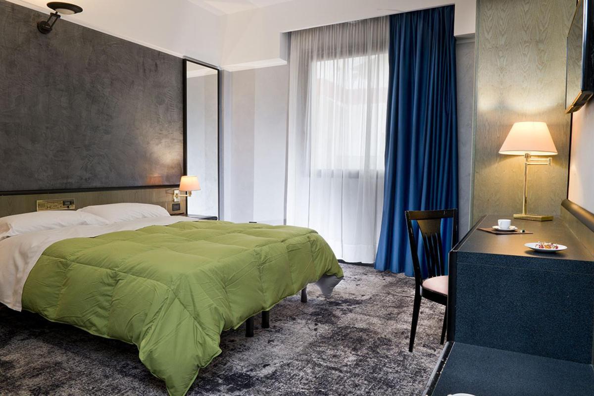 Hotel Gardenia Cermenate Bagian luar foto